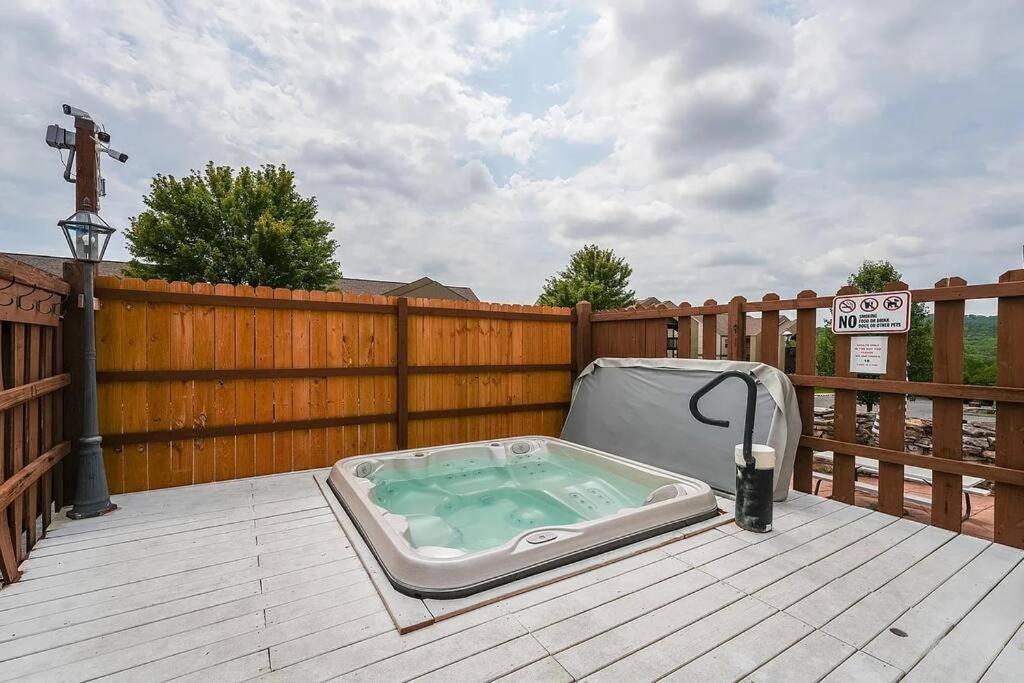 Modern Comfort: Updated Cozy Condo In Indian Point Branson Eksteriør bilde