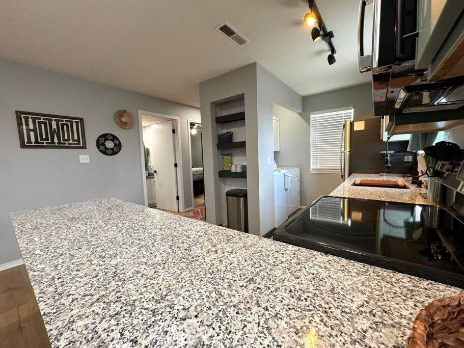 Modern Comfort: Updated Cozy Condo In Indian Point Branson Eksteriør bilde