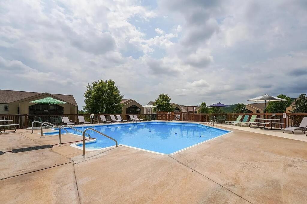 Modern Comfort: Updated Cozy Condo In Indian Point Branson Eksteriør bilde